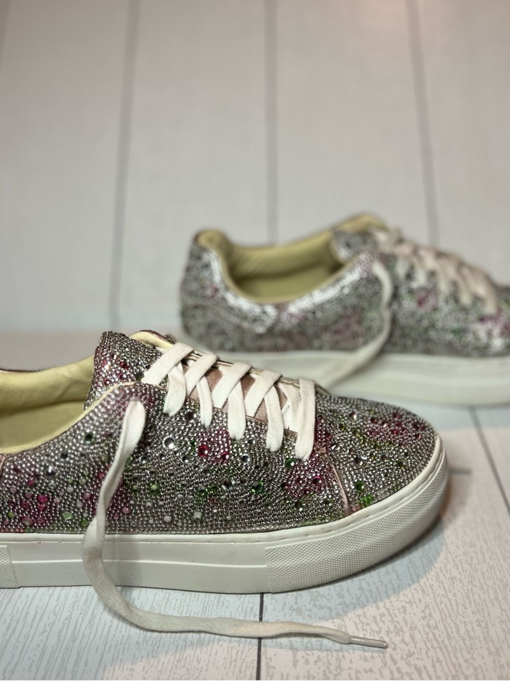 Betsey Johnson 8.5 Silver Rhinestone Floral Low-Top Sneakers - Picture 6 of 8